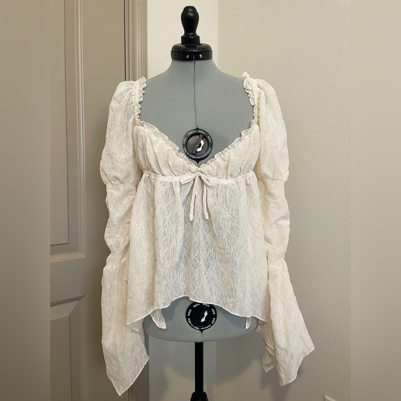 NWT Urban Outfitters Sonet Blouse size S color Ivory - Picture 1 of 5